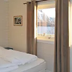 5 Person In Laukvik-by Traum *