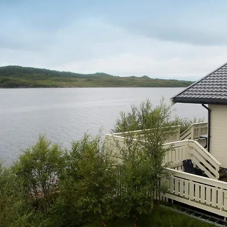 5 Person In Laukvik-by Traum