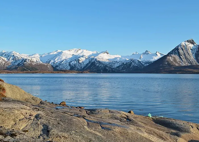 5 Person In Laukvik-by Traum *